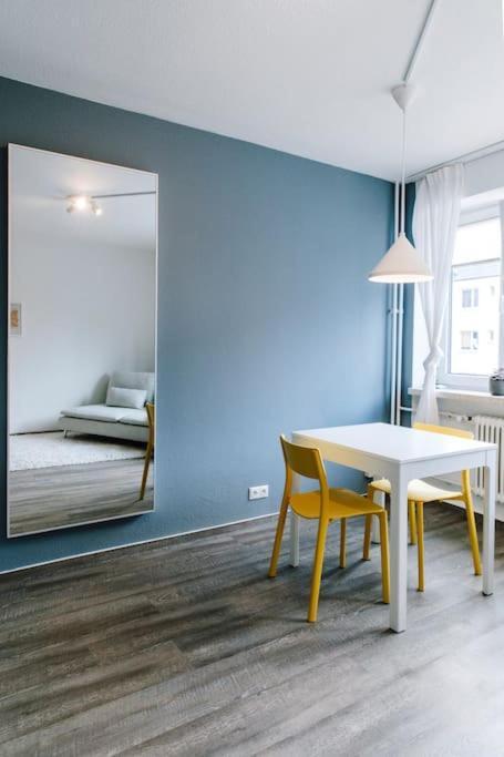 Mitten Im Zentrum Mit 24H Check-In Киль Экстерьер фото
