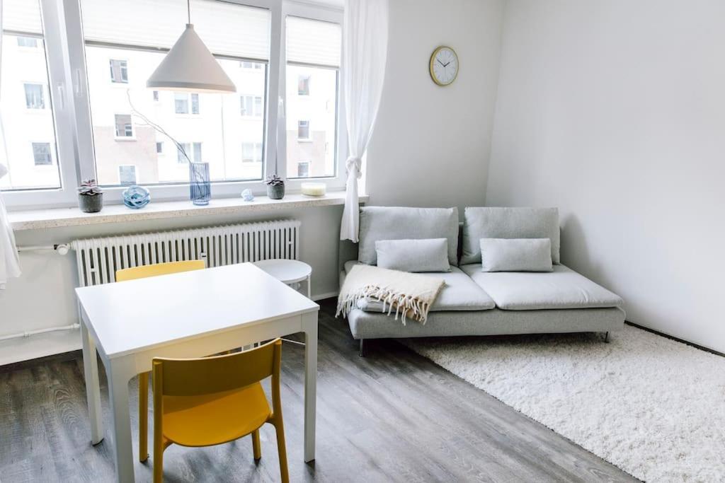 Mitten Im Zentrum Mit 24H Check-In Киль Экстерьер фото