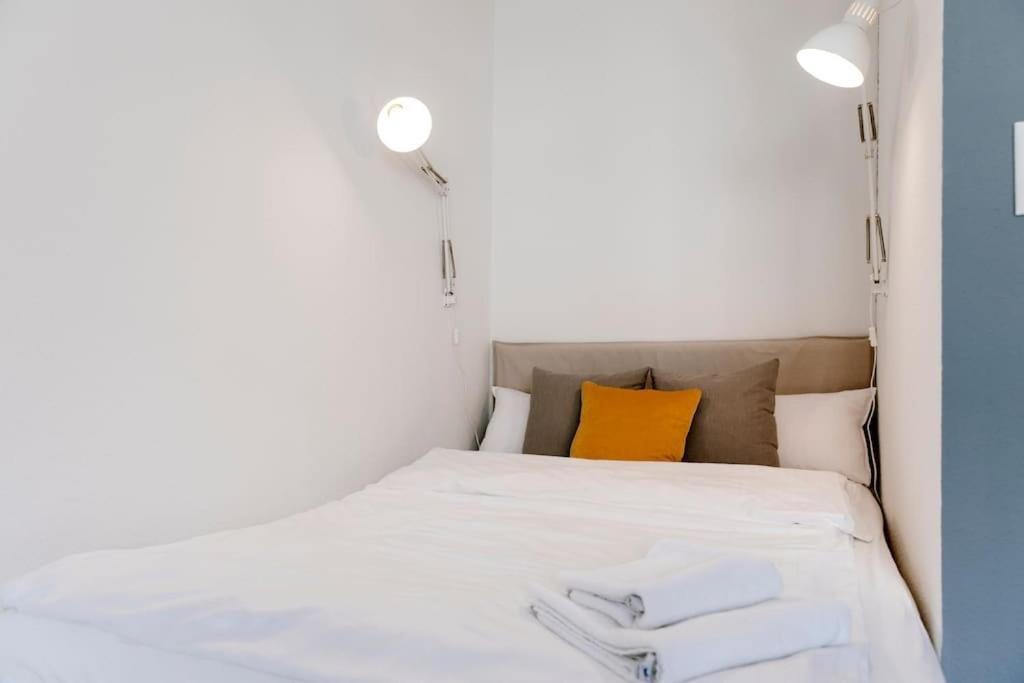 Mitten Im Zentrum Mit 24H Check-In Киль Экстерьер фото